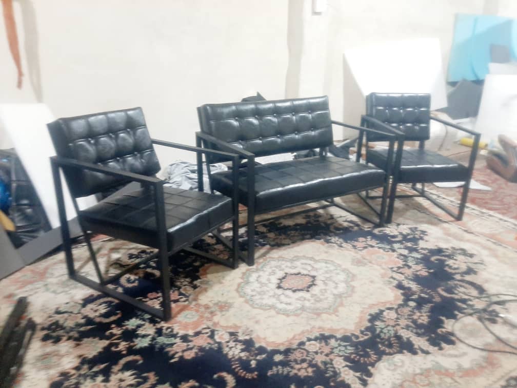 مبلمان اداری فلزی مدل لمسه چرم